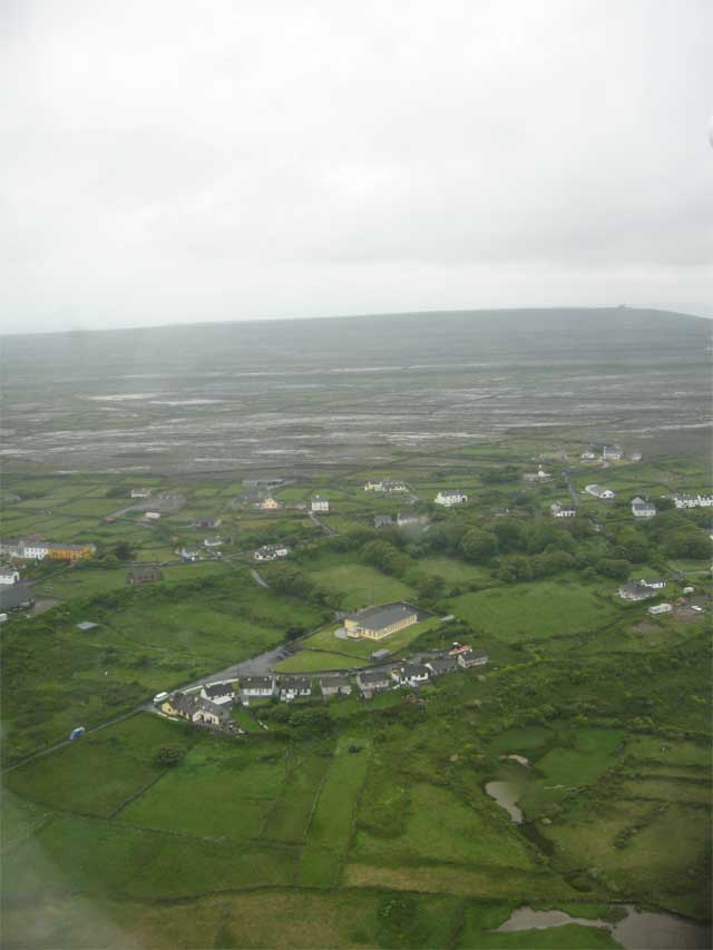 Plane over Inis Mor